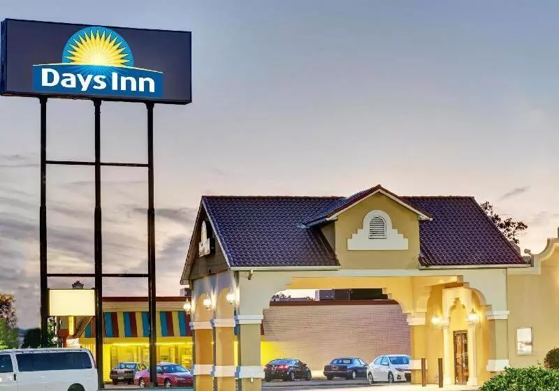 ホテル Days Inn By Wyndham Louisville Airport Fair And Expo Center
