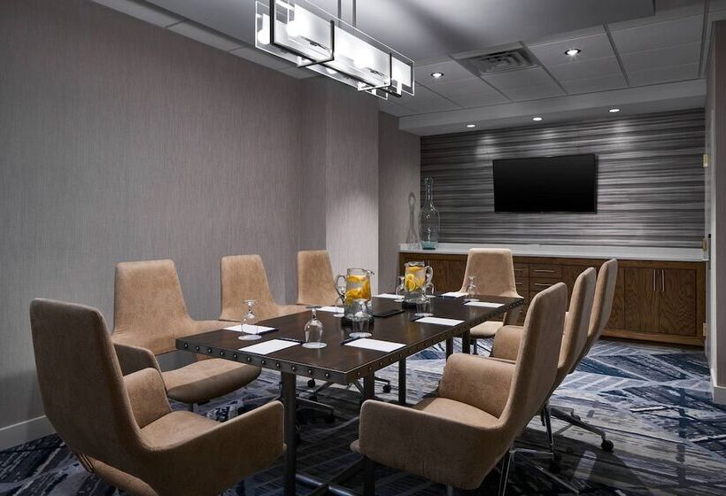 Delta Hotels By Marriott Norfolk Airport