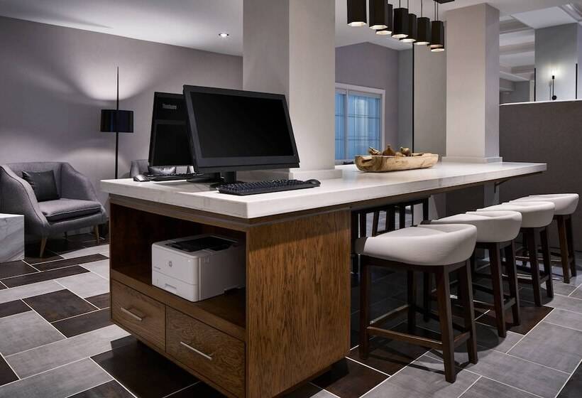 Delta Hotels By Marriott Norfolk Airport