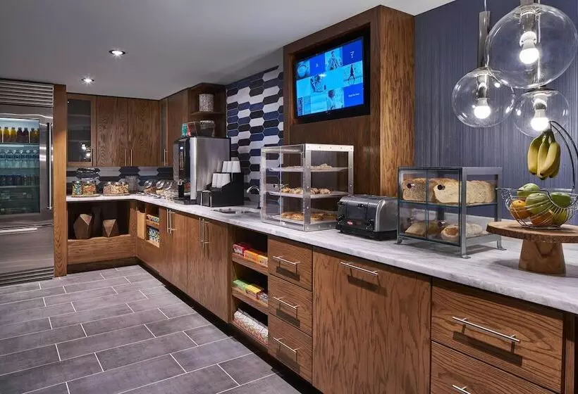 Delta Hotels By Marriott Norfolk Airport