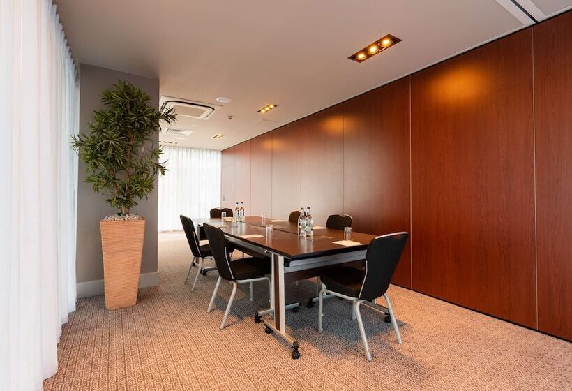 Doubletree By Hilton Hotel Newcastle International Airport