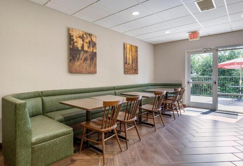 فندق Fairfield Inn & Suites Cherokee