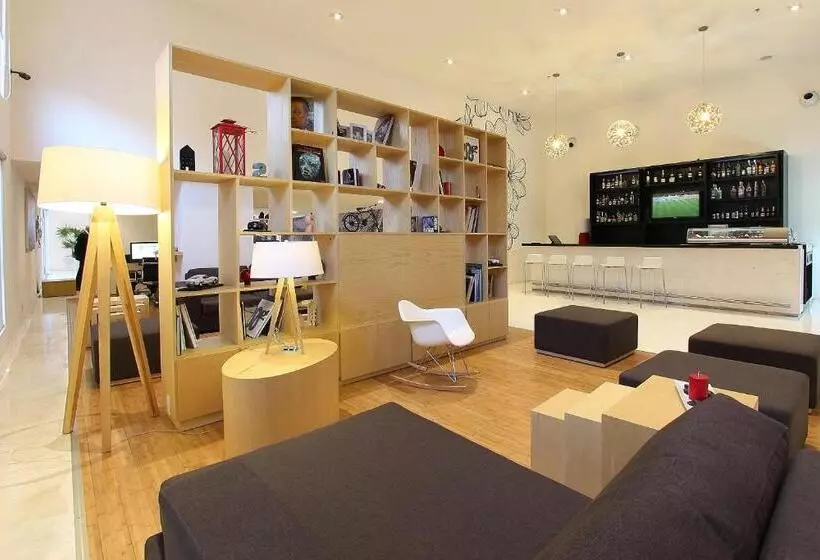 Отель Fiesta Inn Express Naucalpan