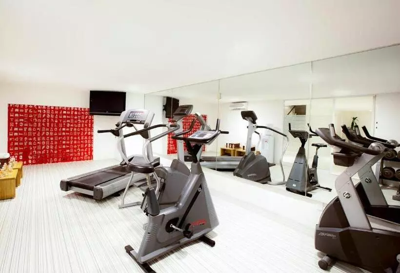 Отель Fiesta Inn Express Naucalpan