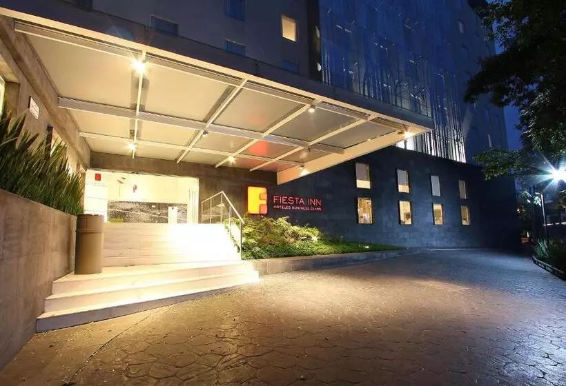 Отель Fiesta Inn Express Naucalpan
