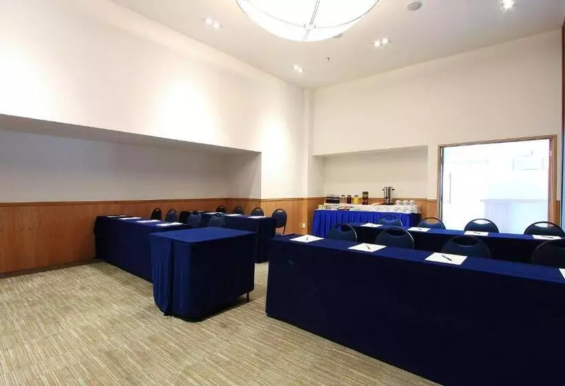 Отель Fiesta Inn Express Naucalpan