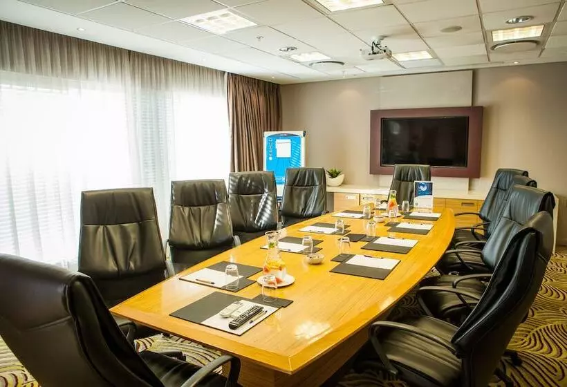 Отель Garden Court Umhlanga