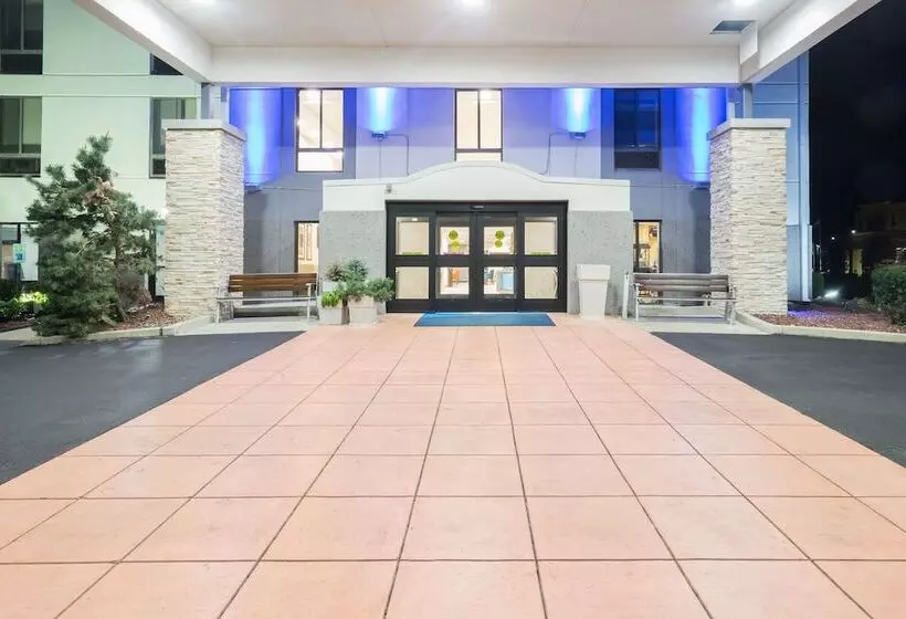 Holiday Inn Express Hotel & Suites Louisville East, An Ihg