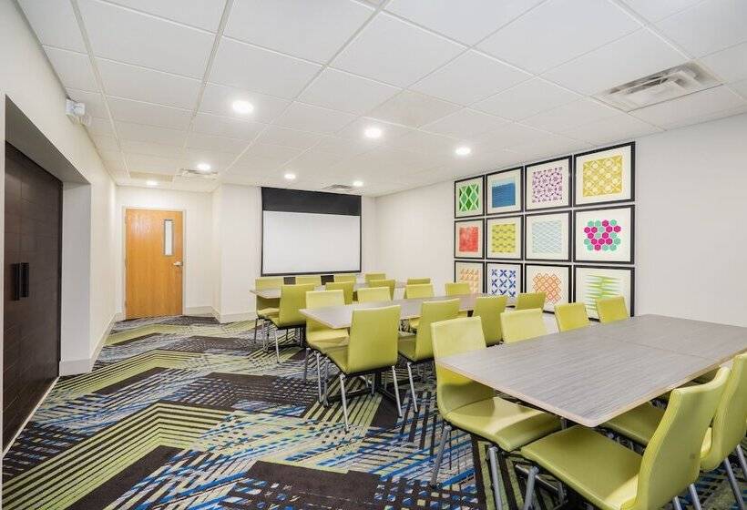 Holiday Inn Express Hotel & Suites Louisville East, An Ihg