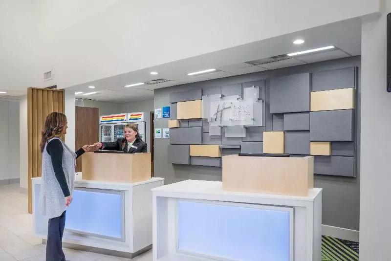 Holiday Inn Express Hotel & Suites Louisville East, An Ihg