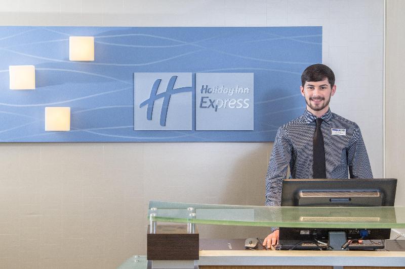 Holiday Inn Express Hotel & Suites Oxford By Ihg