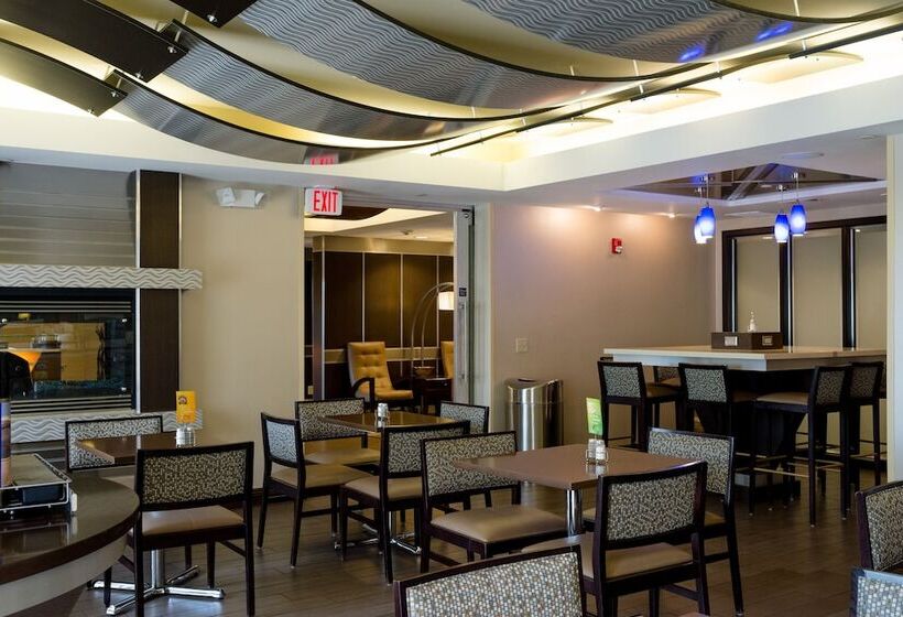 Holiday Inn Express Hotel & Suites Oxford By Ihg