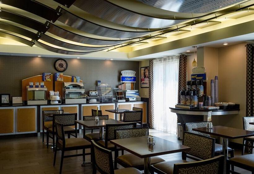 Holiday Inn Express Hotel & Suites Oxford By Ihg