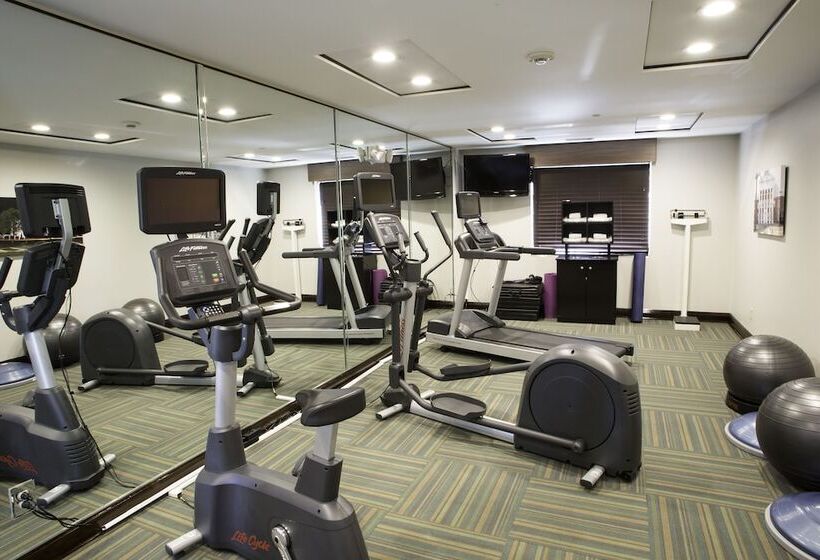 Holiday Inn Express Hotel & Suites Oxford By Ihg