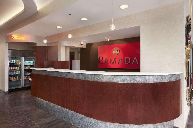 בית מלון כפרי Ramada By Wyndham Rockville Centre