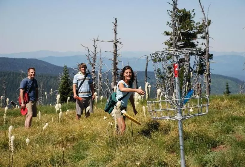 בית מלון כפרי Schweitzer Mountain Resort  Selkirk Lodge