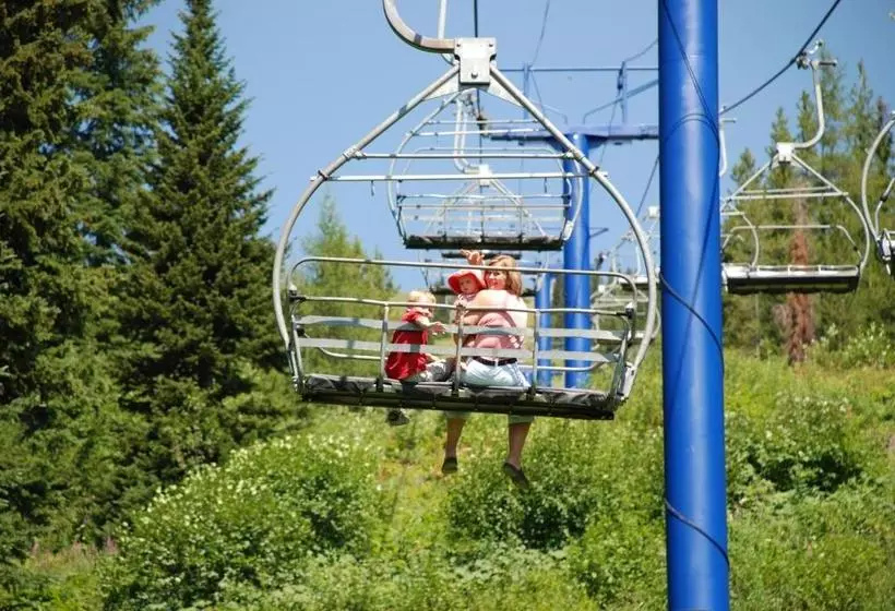 בית מלון כפרי Schweitzer Mountain Resort  Selkirk Lodge