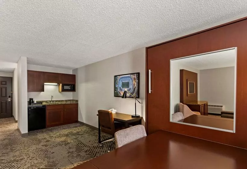 The Clover Hotel, Ascend Hotel Collection