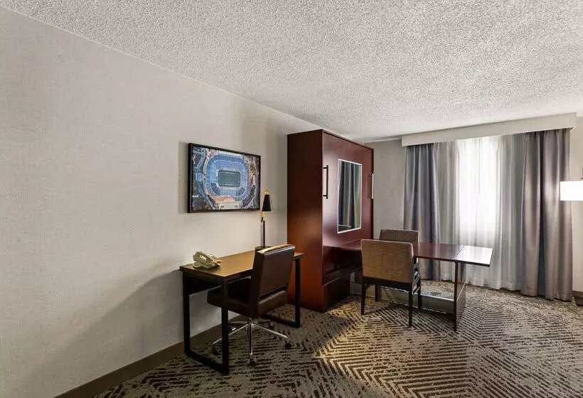 The Clover Hotel, Ascend Hotel Collection