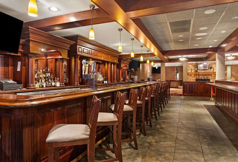 The Clover Hotel, Ascend Hotel Collection