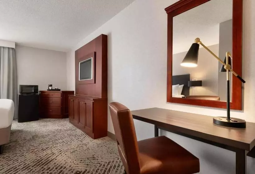 The Clover Hotel, Ascend Hotel Collection