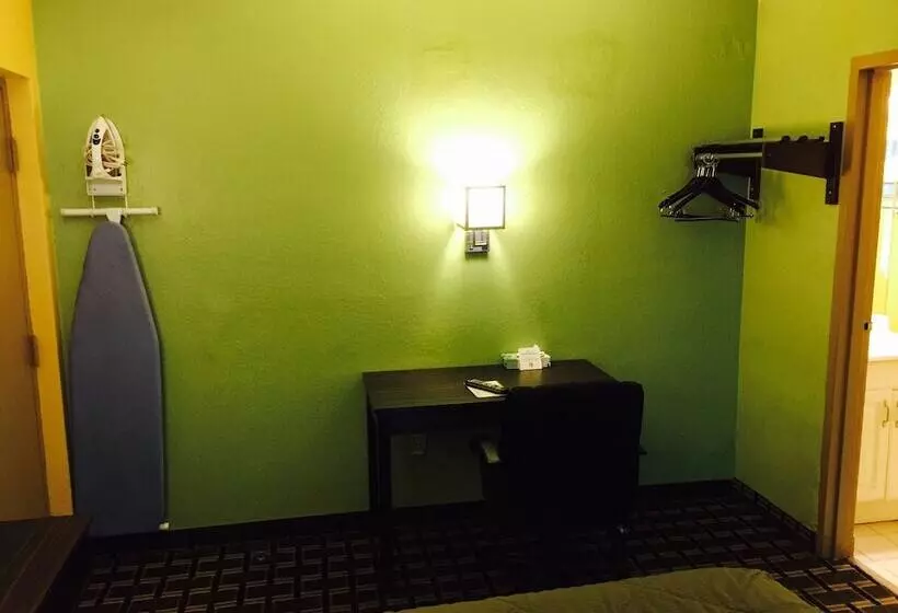 Отель University Manor Inn