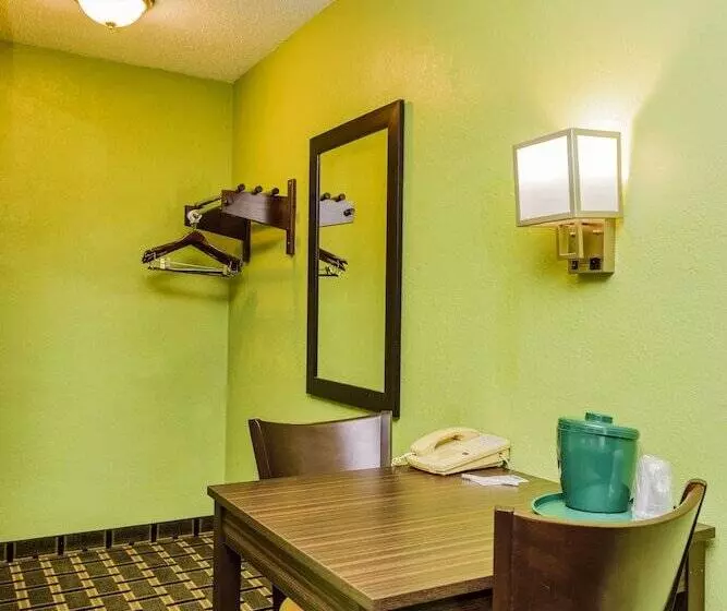 Отель University Manor Inn