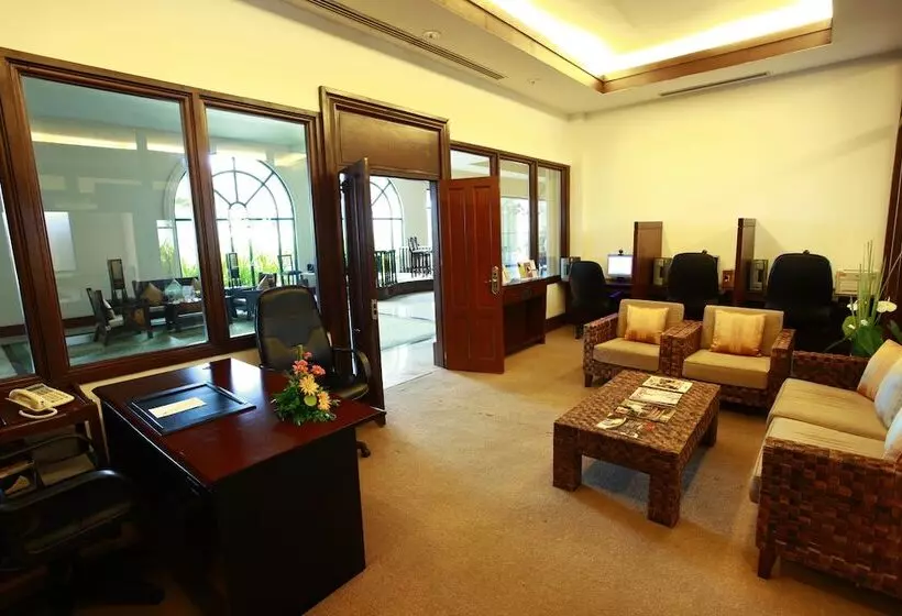 Waterfront Airport Hotel And Casino