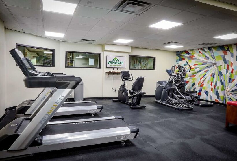 فندق Wingate By Wyndham Savannah Pooler