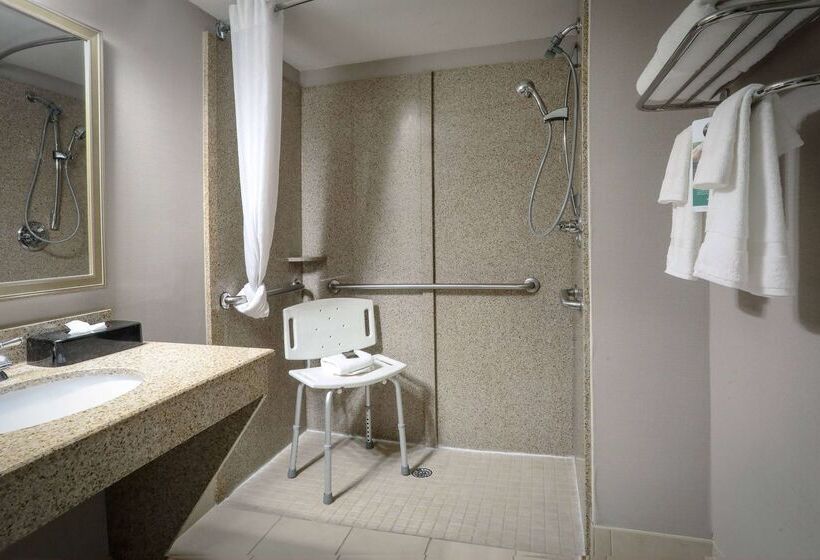 فندق Wingate By Wyndham Savannah Pooler