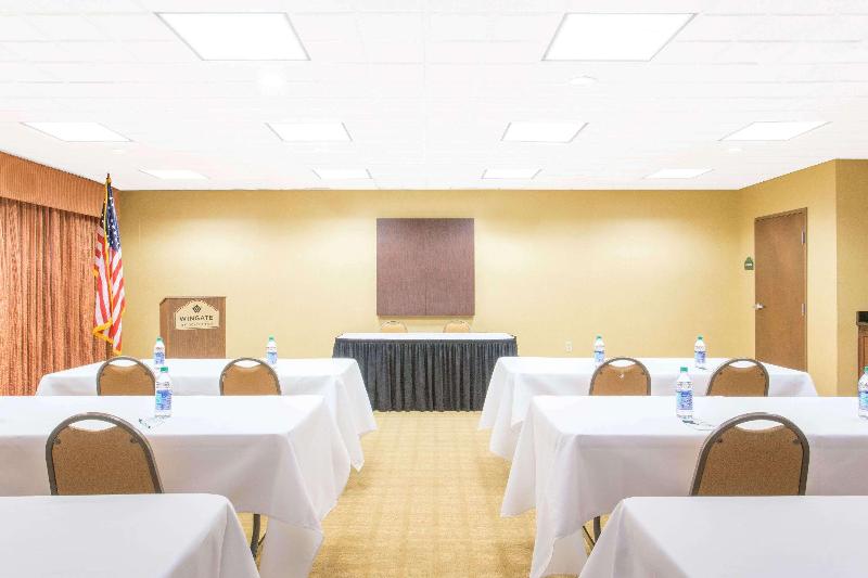 فندق Wingate By Wyndham Savannah Pooler