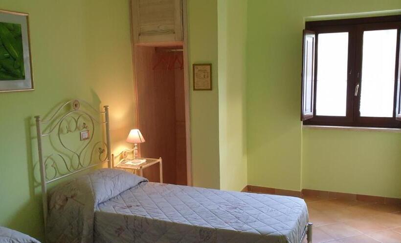 Отель Agriturismo Il Casale Pica