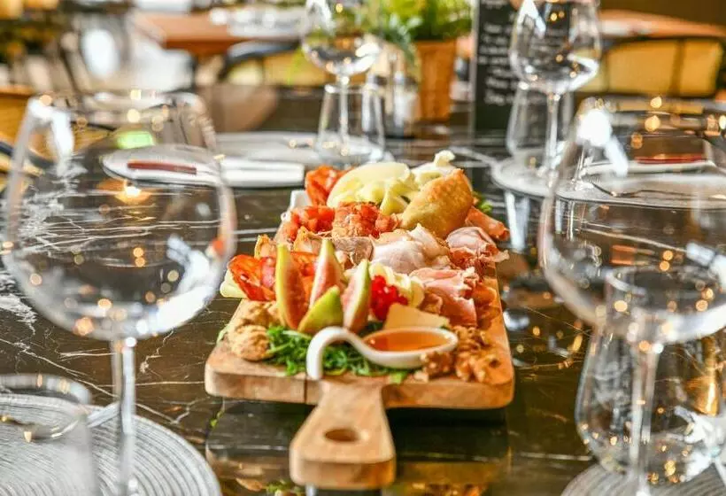 ホテル Neuchatel City