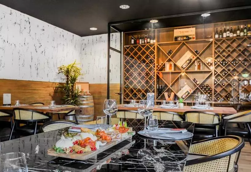 ホテル Neuchatel City