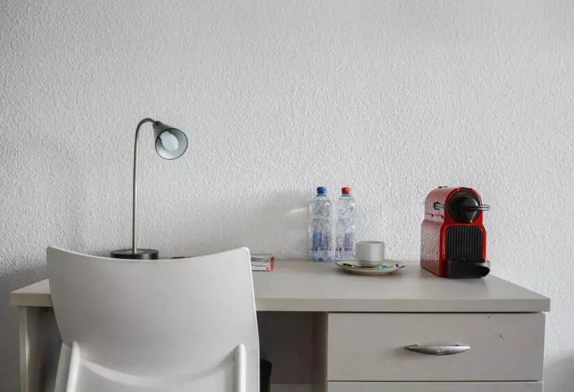 ホテル Neuchatel City