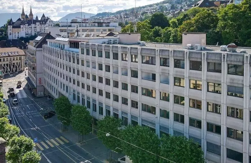 ホテル Neuchatel City