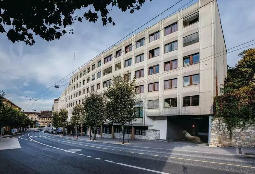 ホテル Neuchatel City