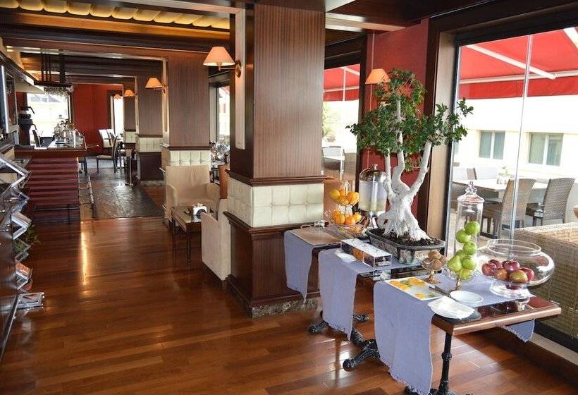 Etoile Suites Boutique Hotel Down Town