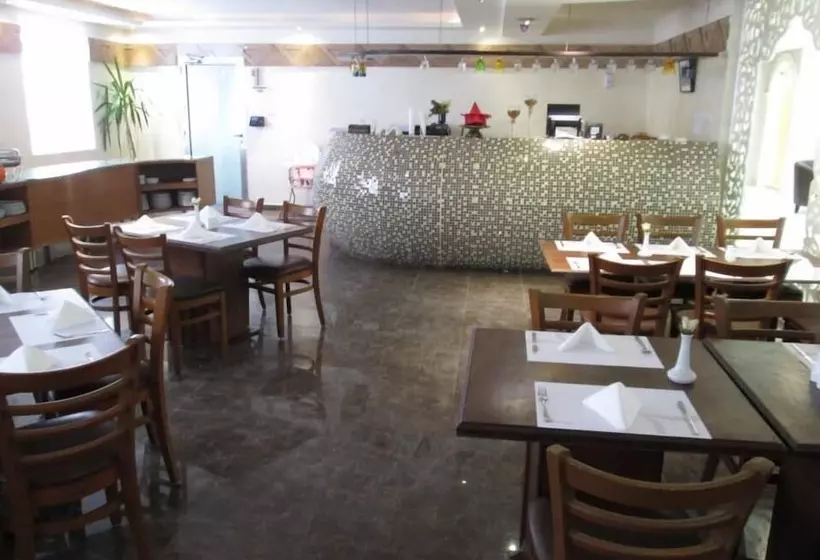 Excelencia Hotel Suites