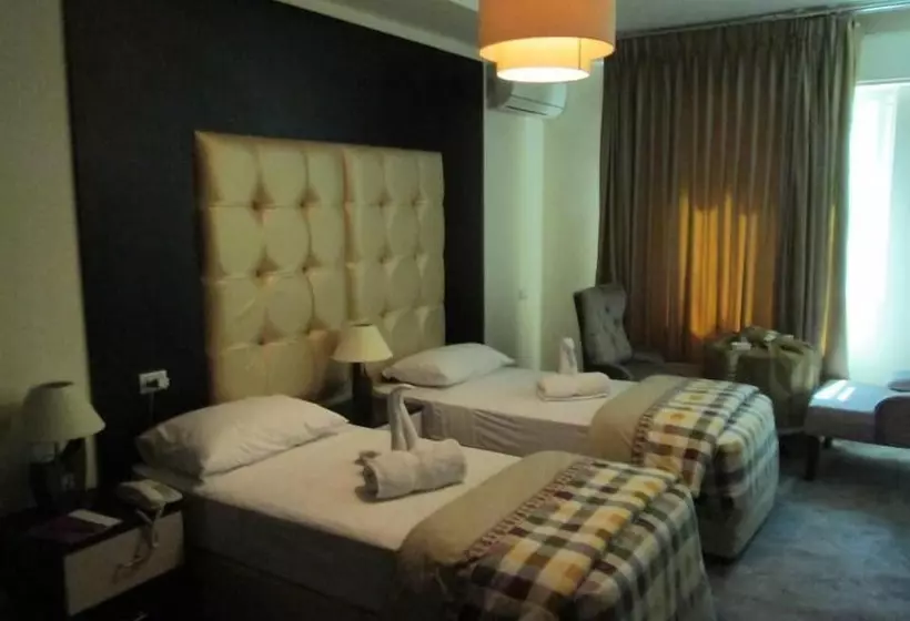 Excelencia Hotel Suites