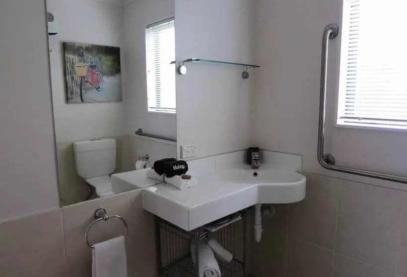 Отель Asure Ascot Motor Inn