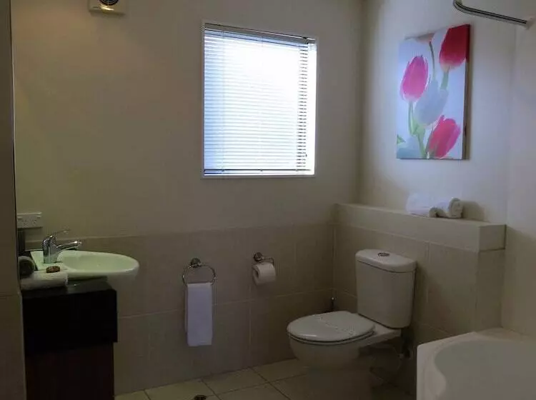 Отель Asure Ascot Motor Inn