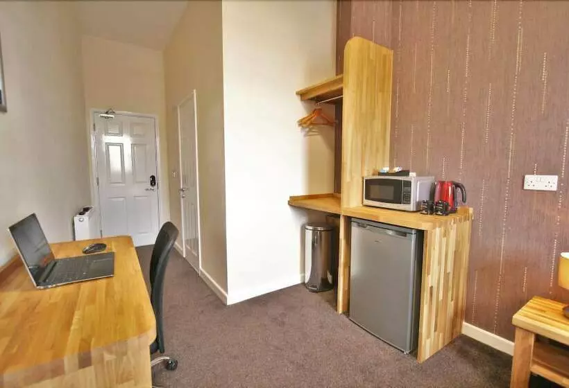 Citilodge Wakefield Hotel By Roomsbooked