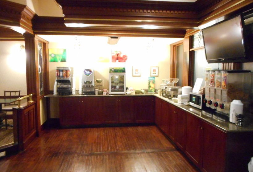 فندق Quality Inn Near Hampton Coliseum