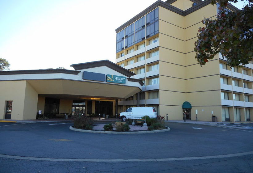 فندق Quality Inn Near Hampton Coliseum