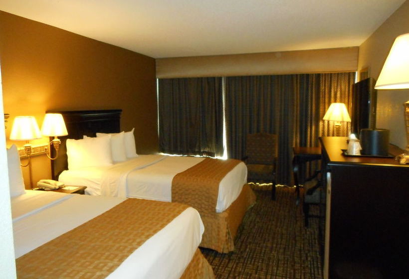 فندق Quality Inn Near Hampton Coliseum