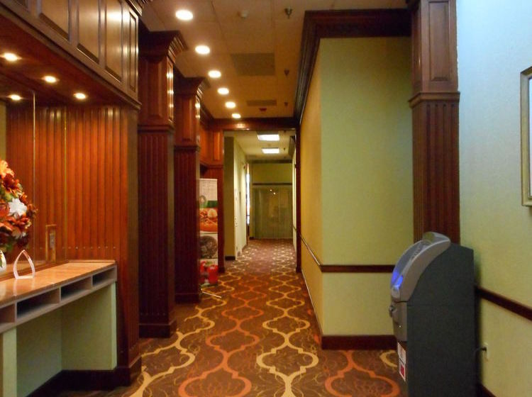 فندق Quality Inn Near Hampton Coliseum