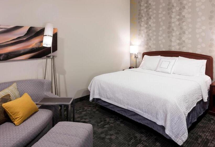 فندق Courtyard By Marriott Wichita East