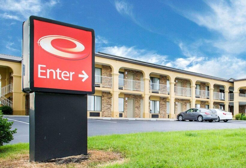 Отель Econo Lodge