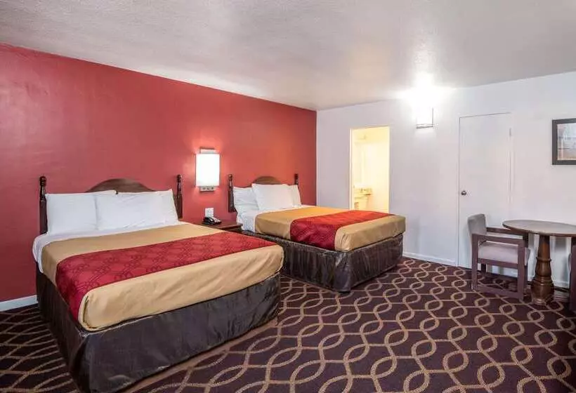 Otel Econo Lodge Near The University Of Arizona